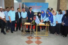 Majlis Potong Kek Kakitangan Yang Lahir Pada Bulan Januari