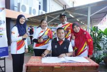 KEMBARA MERDEKA JALUR GEMILANG NEGERI SELANGOR DAN PENYERAHAN BENDERA SERTA HELMET