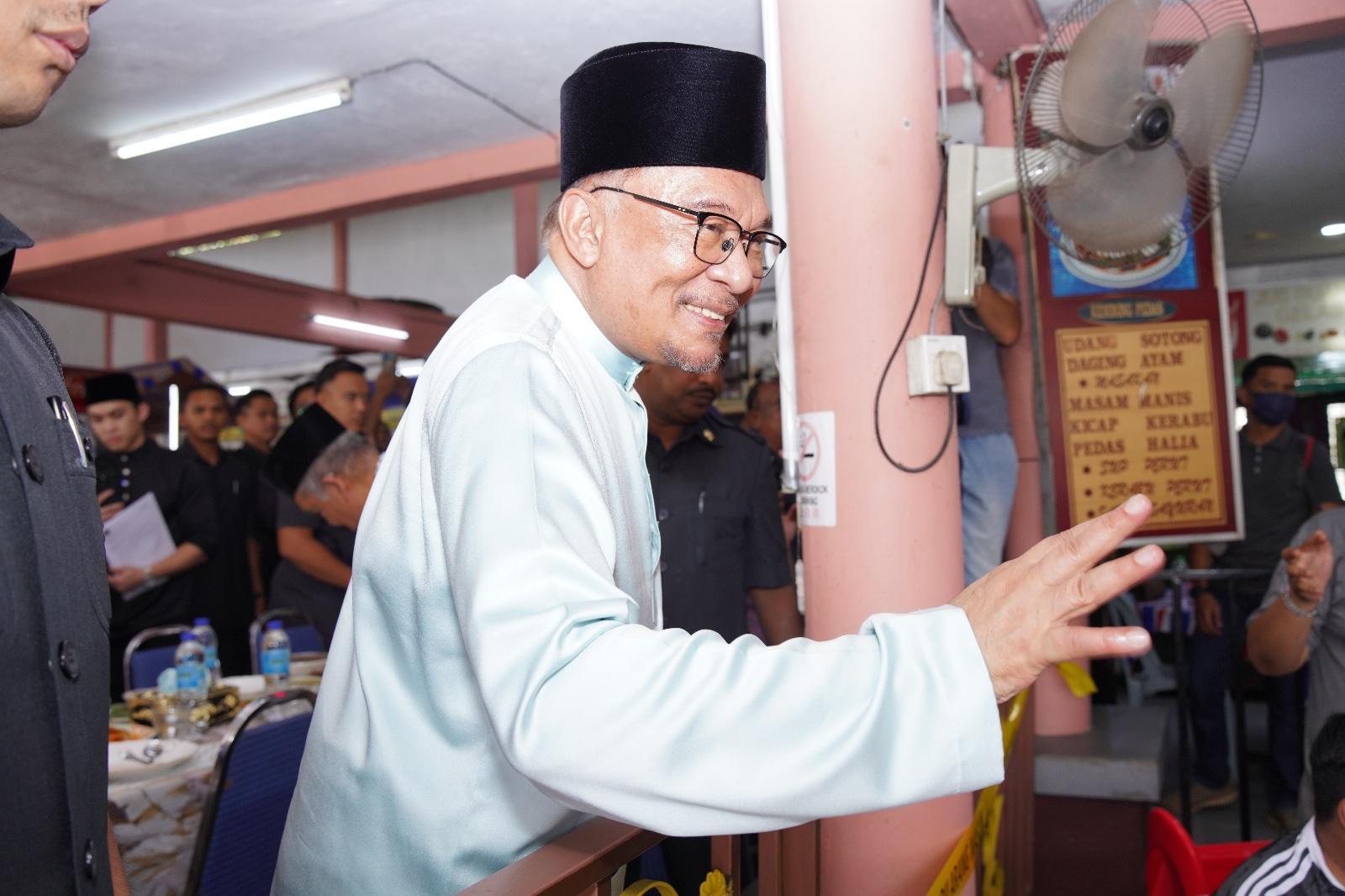 LAWATAN YAB PERDANA MENTERI DATO’ SERI ANWAR IBRAHIM KE SELAYANG