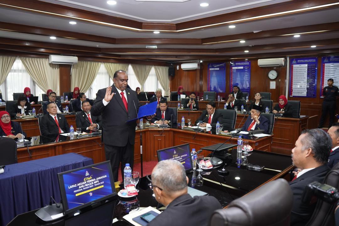 MAJLIS LAFAZ AKUAN TERIMA JAWATAN AHLI MAJLIS MPS