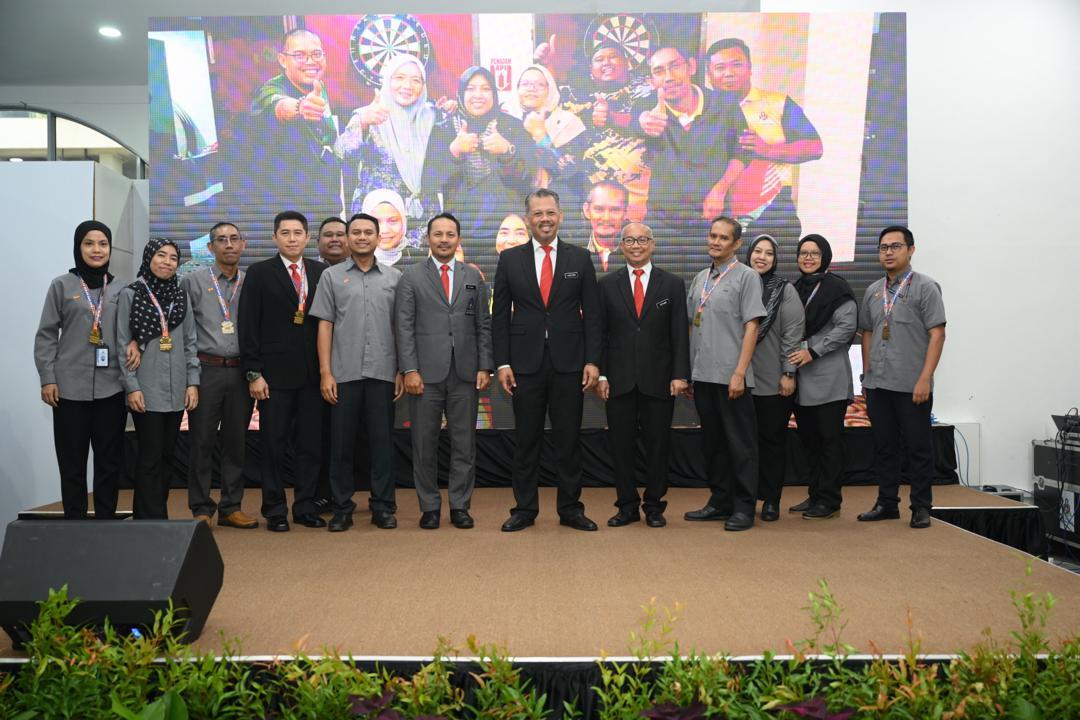 PERHIMPUNAN BULAN JANUARI