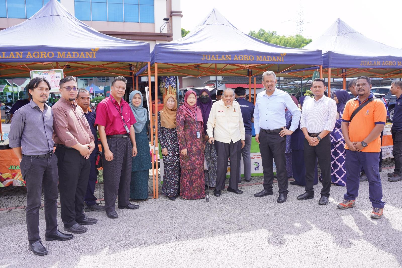 JUALAN AGRO MADANI (FAMA)
