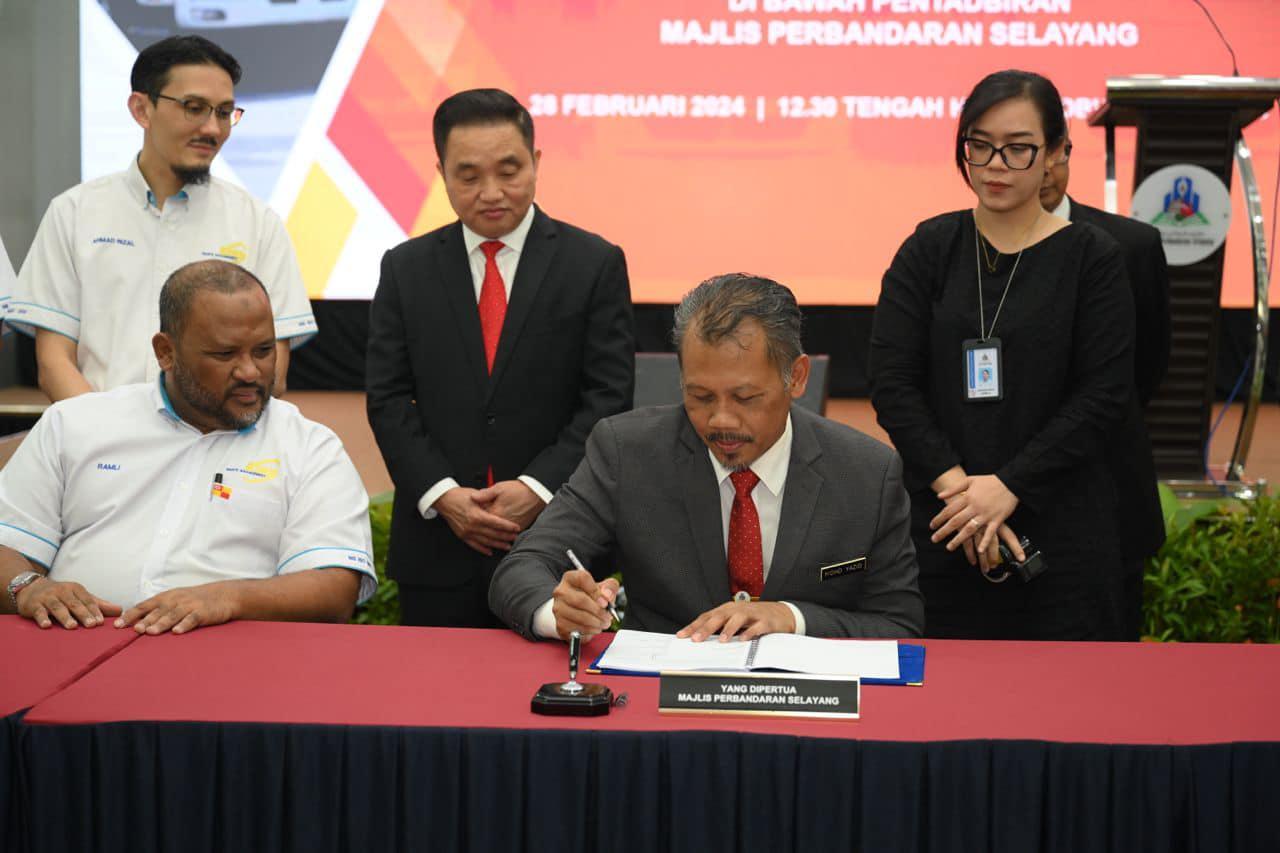 MAJLIS MENANDATANGANI SURAT SETUJU TERIMA (SST)