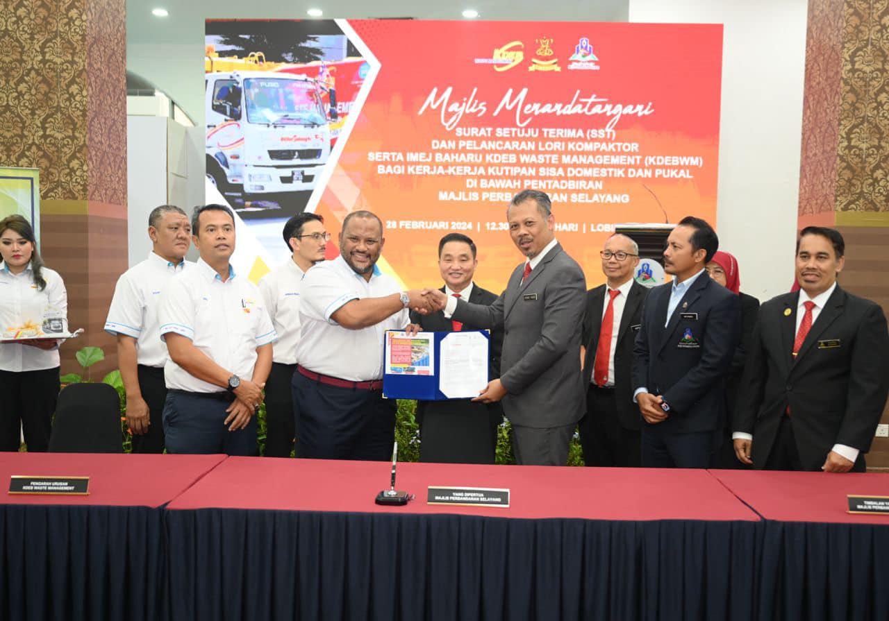 MAJLIS MENANDATANGANI SURAT SETUJU TERIMA (SST)