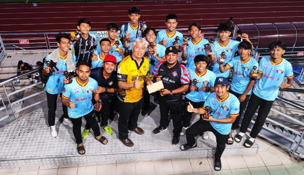 PERTANDINGAN BOLA SEPAK