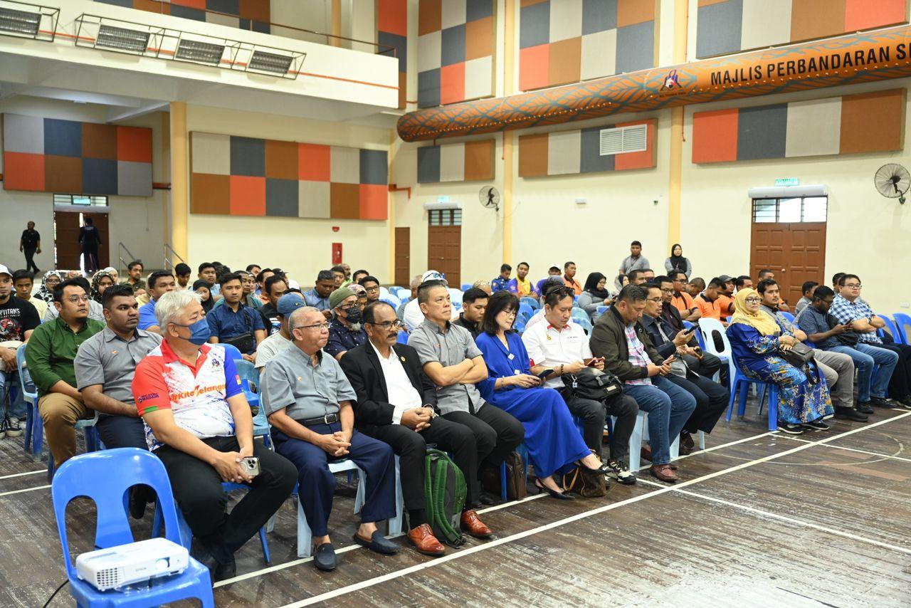 LANJUTAN MAJLIS MENANDATANGANI SURAT SETUJU TERIMA (SST)