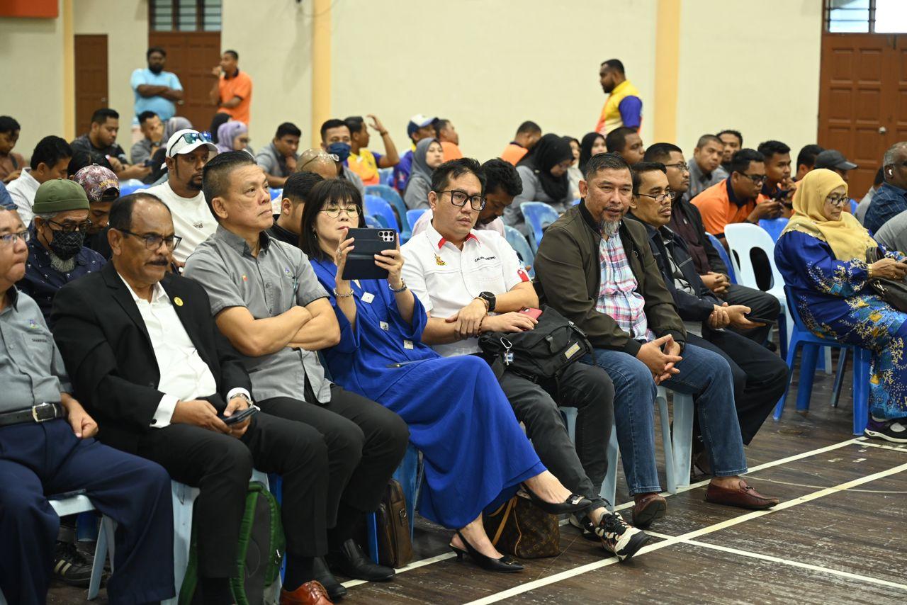 LANJUTAN MAJLIS MENANDATANGANI SURAT SETUJU TERIMA (SST)