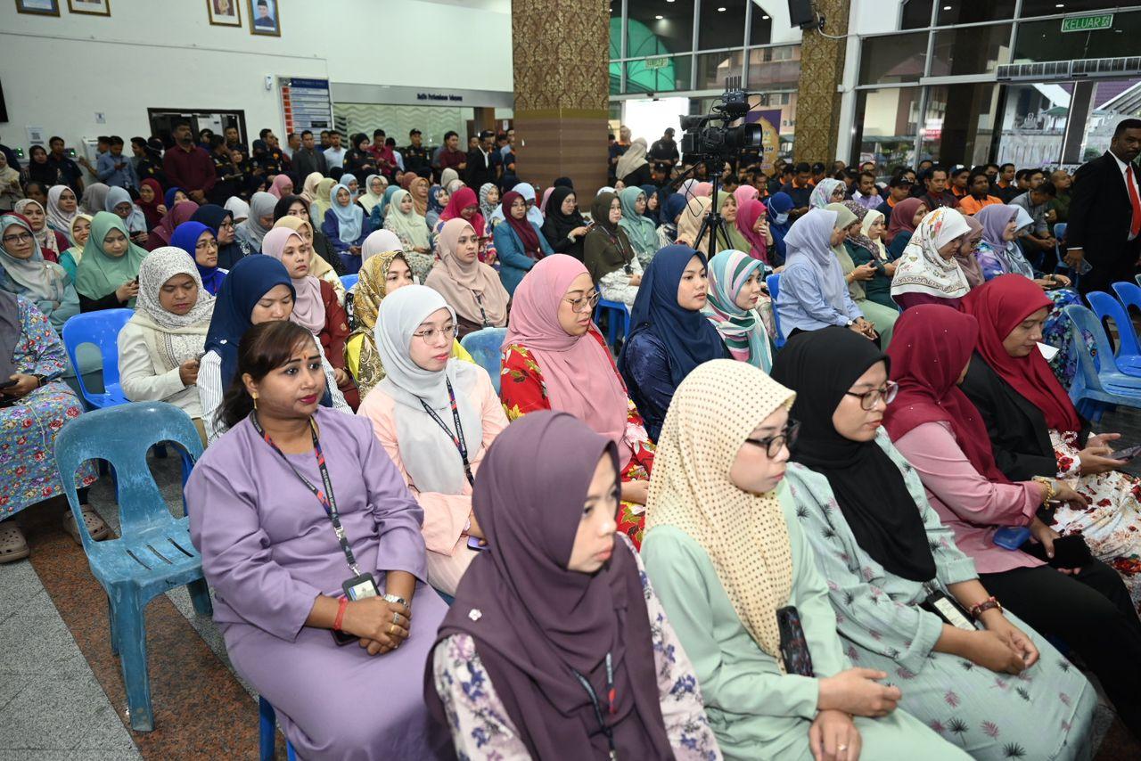 PERHIMPUNAN BULAN MAC