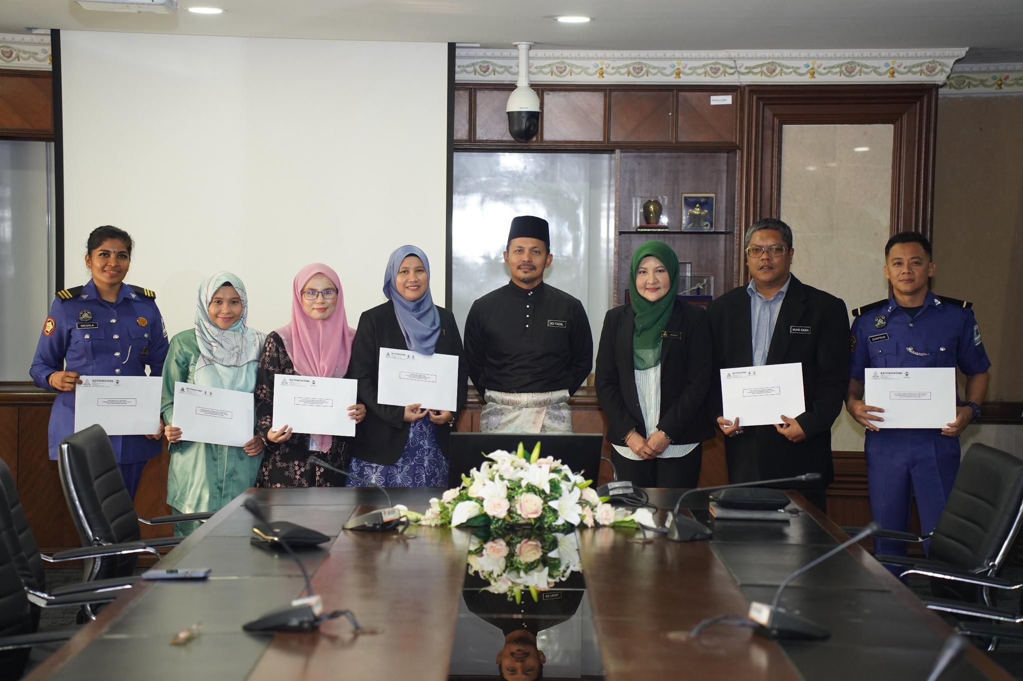 Sekitar Majlis Penyampaian Surat Kenaikan Pangkat yang telah diadakan pada 5 April 2024