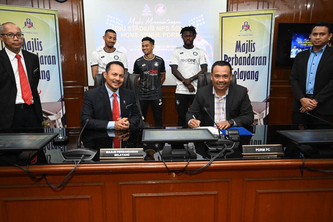MAJLIS MENANDATANGANI MOU STADIUM MPS