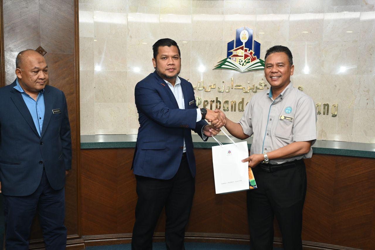 KUNJUNGAN HORMAT INSTITUT PENYELIDIKAN PERHUTANAN MALAYSIA (FRIM) KE MPS