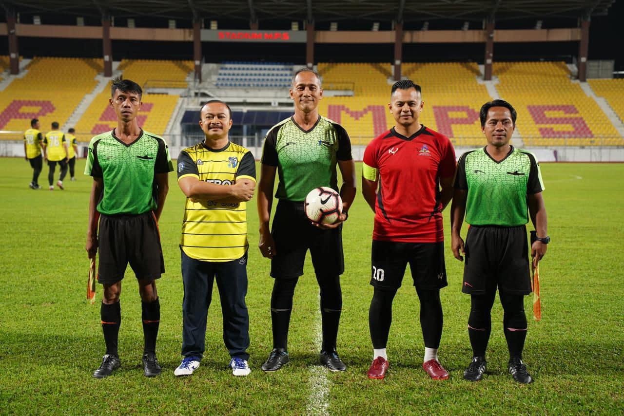 PERLAWANAN PERSAHABATAN BOLA SEPAK VETERAN MPS DAN VETERAN MAJLIS PERBANDARAN KAJANG (MPKJ)