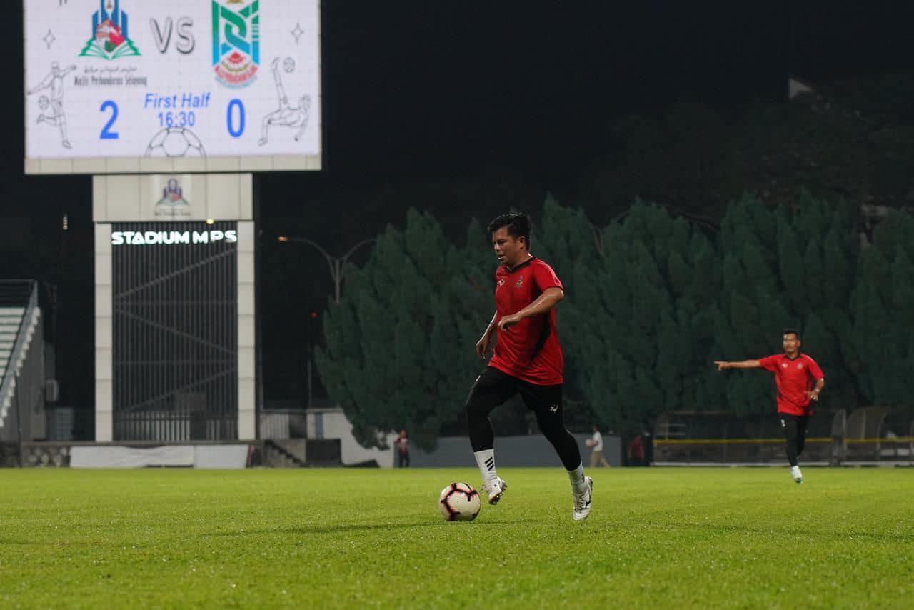 PERLAWANAN PERSAHABATAN BOLA SEPAK VETERAN MPS DAN VETERAN MAJLIS PERBANDARAN KAJANG (MPKJ)