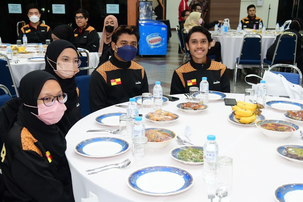 Majlis Penyerahan Sumbangan Dan Bendera Kepada Pasukan Angkat SUKMA Negeri Selangor