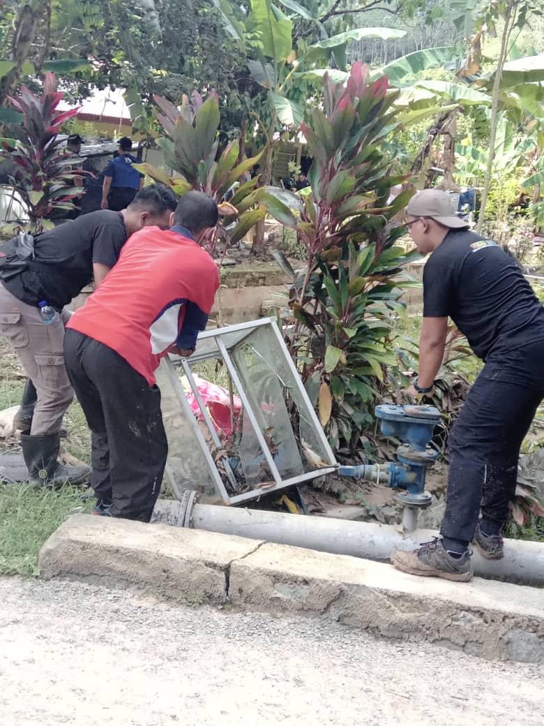 Misi Bantuan Sukarelawan Permbersihan Pasca Banjir MPS Ke Kerling