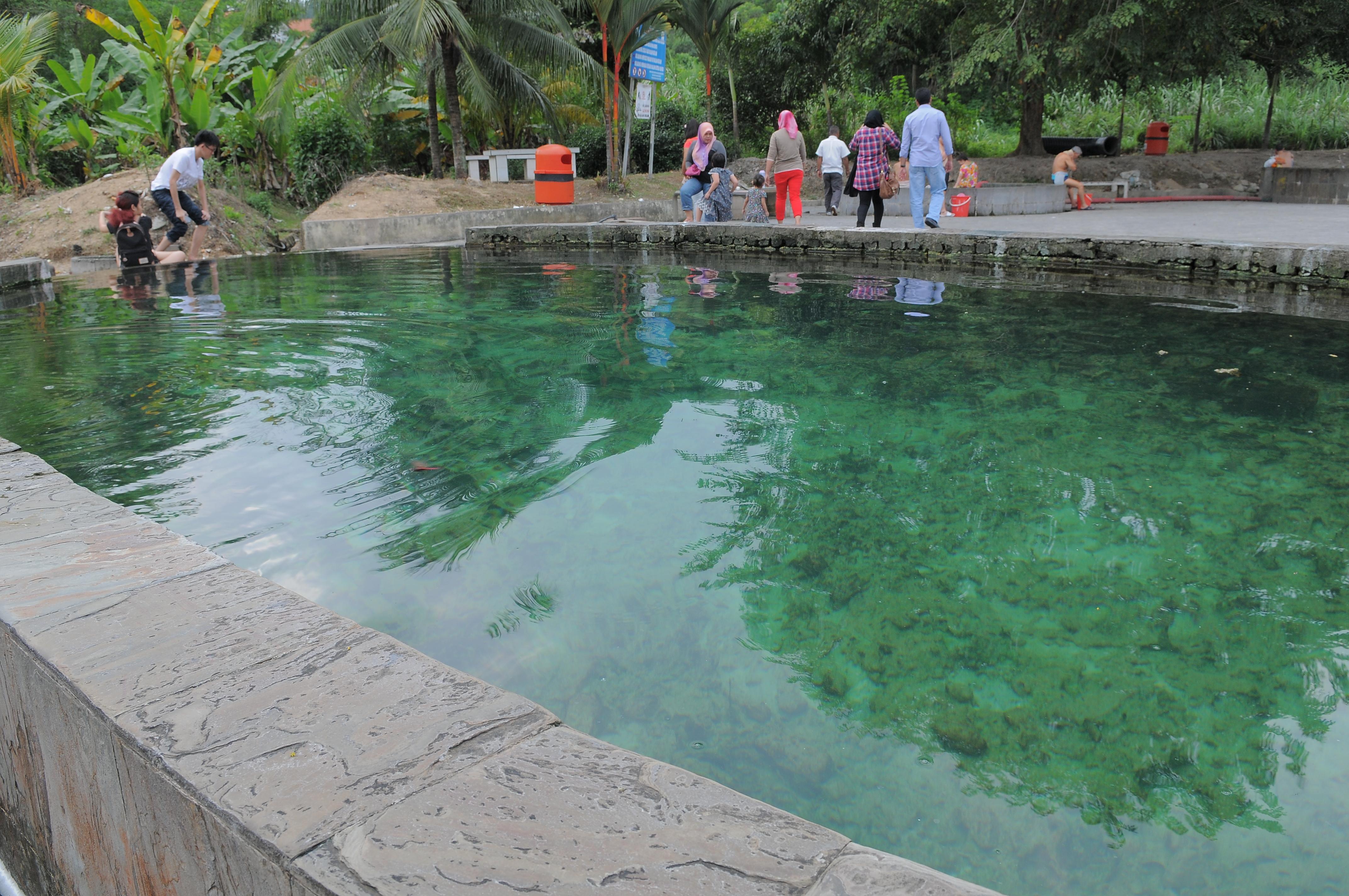 Kolam Air Panas Selayang / Mohd Faiz Bin Abdul Manan Kolam Air Panas