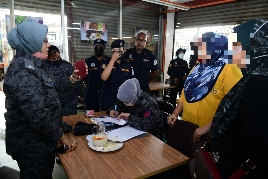 Operasi Bersepadu Bersama Jabatan Imigresen Negeri Selangor dan Kementerian Perdagangan Dalam Negeri Dan Hal Ehwal Pengguna (KPDNHEP) Negeri Selangor