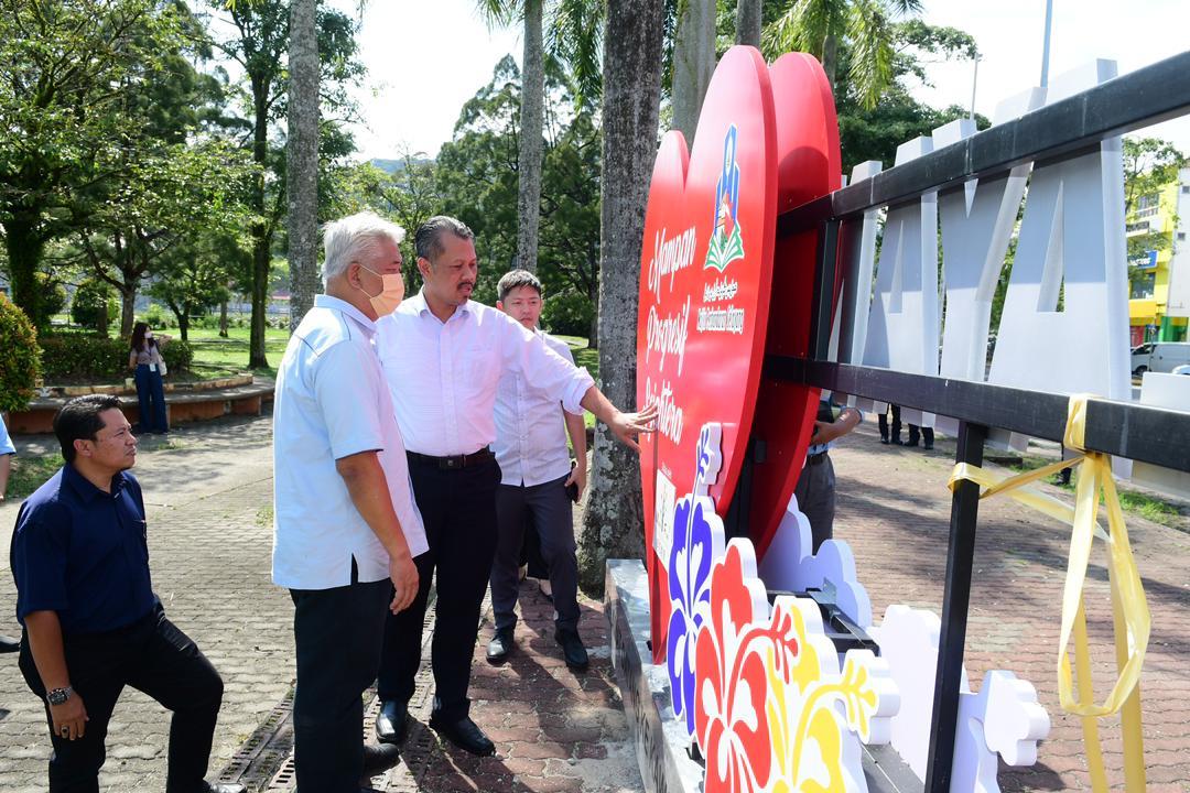Perasmian Papan Tanda ‘Selayangku Sayang’