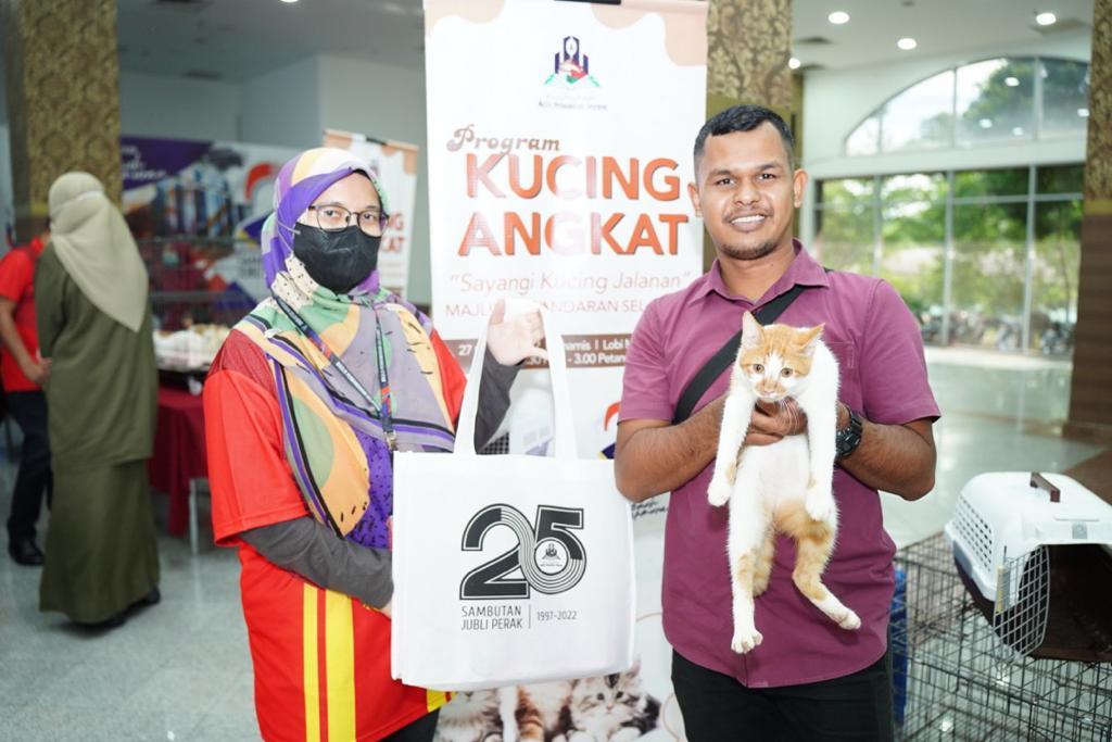 Program Kucing Angkat — Sayangi Kucing Jalanan