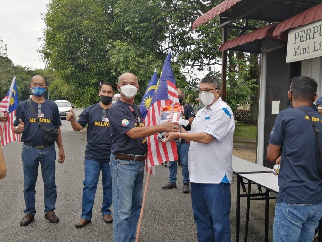 Program Penyerahan Bendera Malaysia Sempena Sambutan Hari Kebangsaan Dan Hari Malaysia