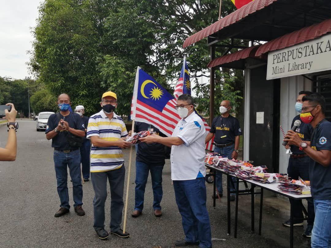 Program Penyerahan Bendera Malaysia Sempena Sambutan Hari Kebangsaan Dan Hari Malaysia