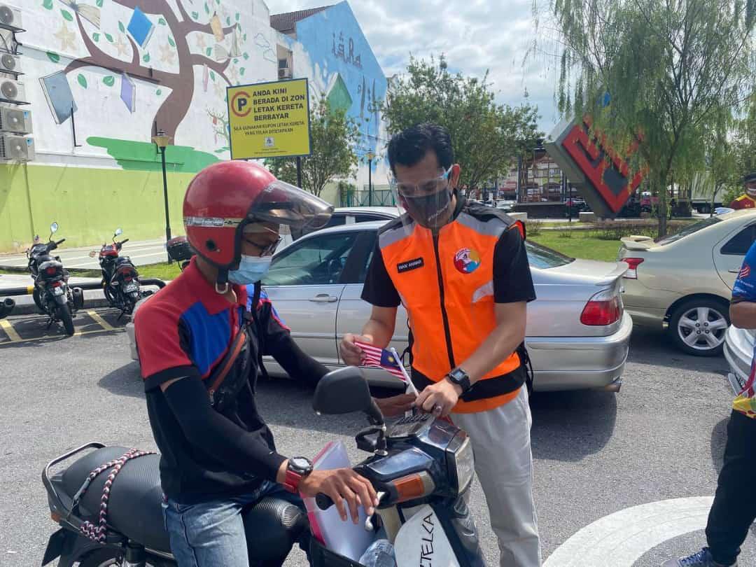Program Penyerahan Bendera Sempena Sambutan Hari Kebangsaan dan Hari Malaysia