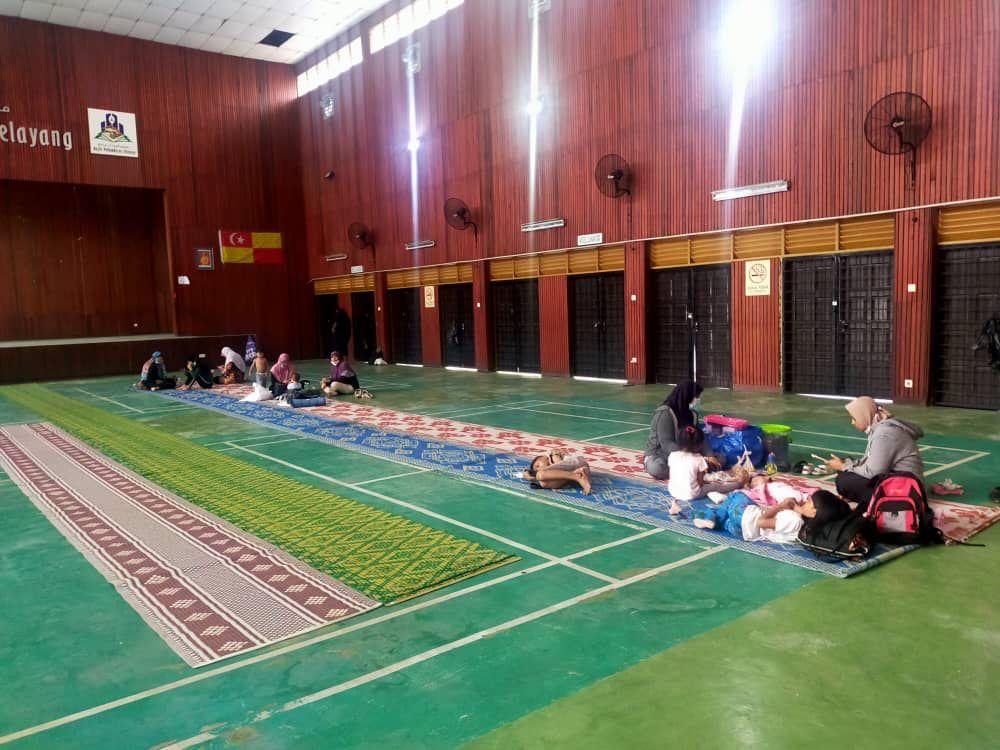 Dewan orang ramai taman sri putra