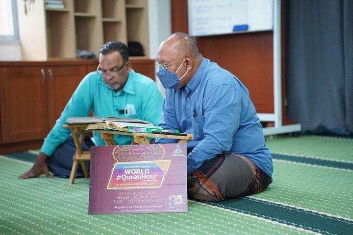 Satu Jam Bersama Al-Quran