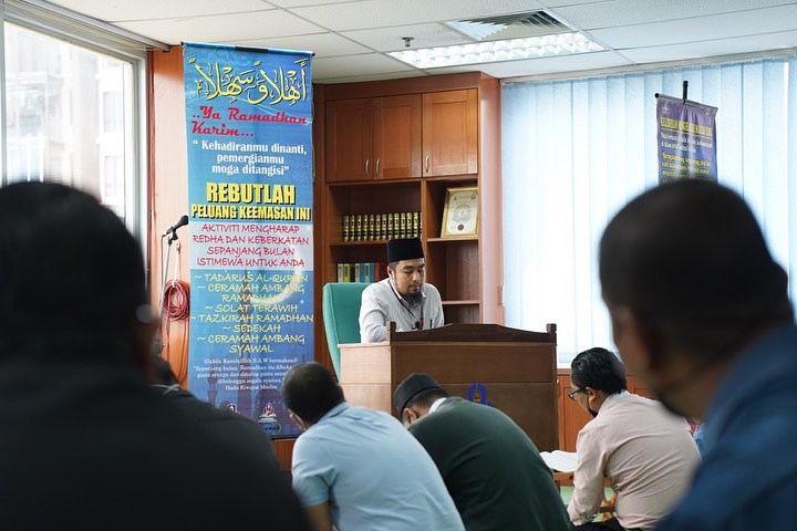 Satu Jam Bersama Al-Quran