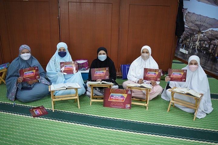 Satu Jam Bersama Al-Quran