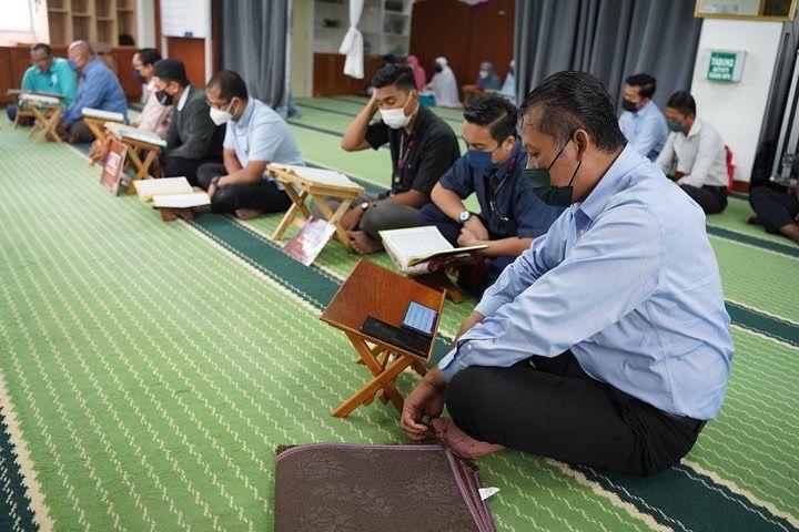 Satu Jam Bersama Al-Quran