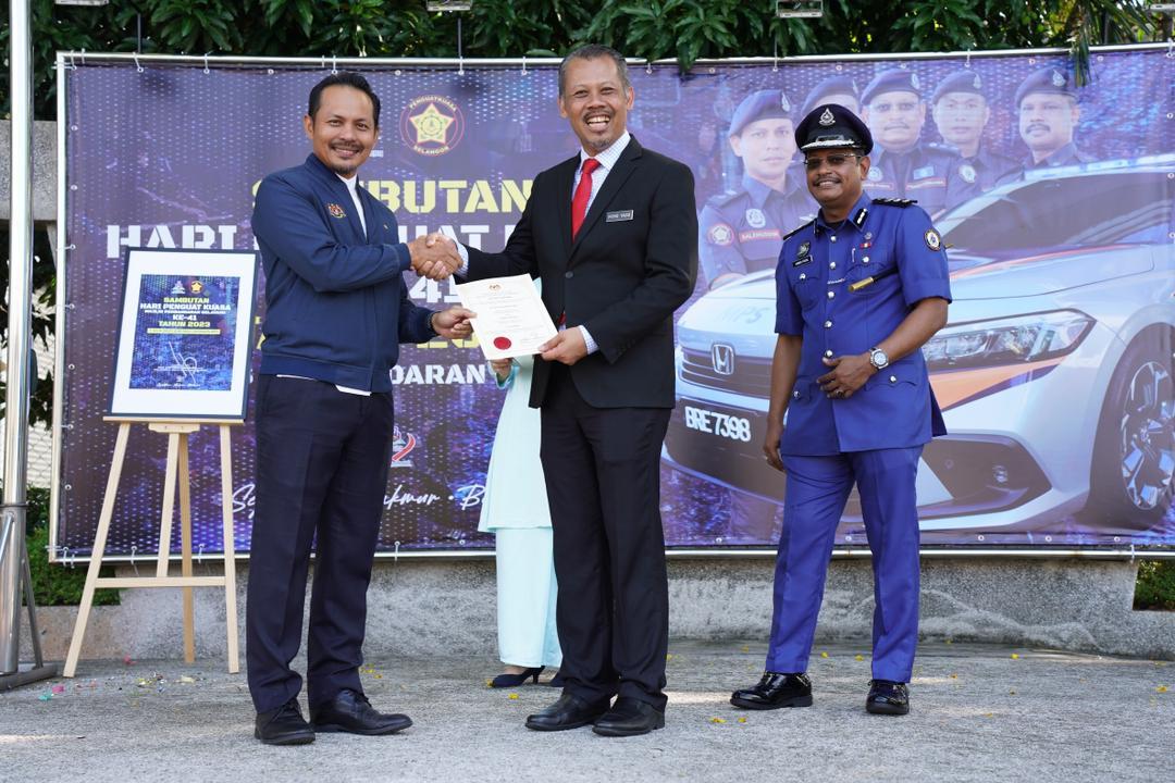 Majlis Penyerahan Watikah Pelantikan Pegawai Pilihan Raya Umum Dewan Negeri Selangor Ke-15