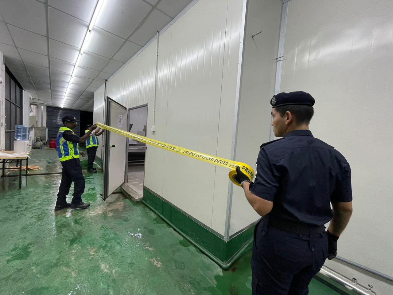 Kilang Memproses Ayam Tanpa Lesen Diserbu