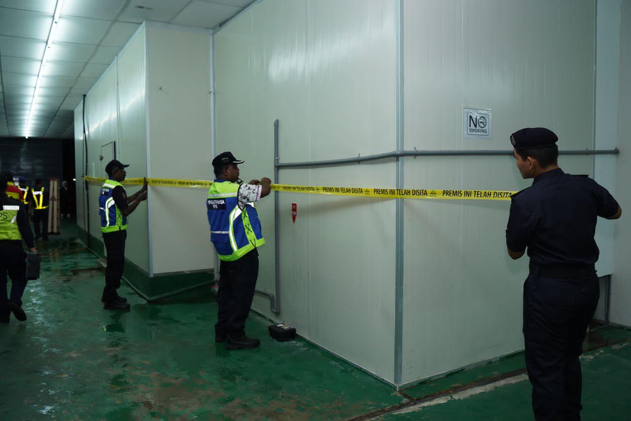 Kilang Memproses Ayam Tanpa Lesen Diserbu