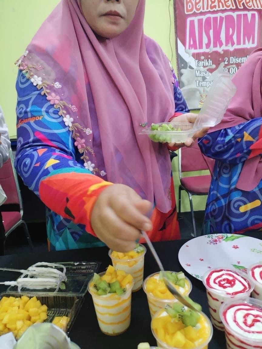Program Bengkel Pembuatan Aiskrim Yogurt Viral